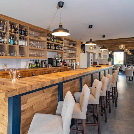 L'Auberge Du Croissant Рошекорбон Экстерьер фото